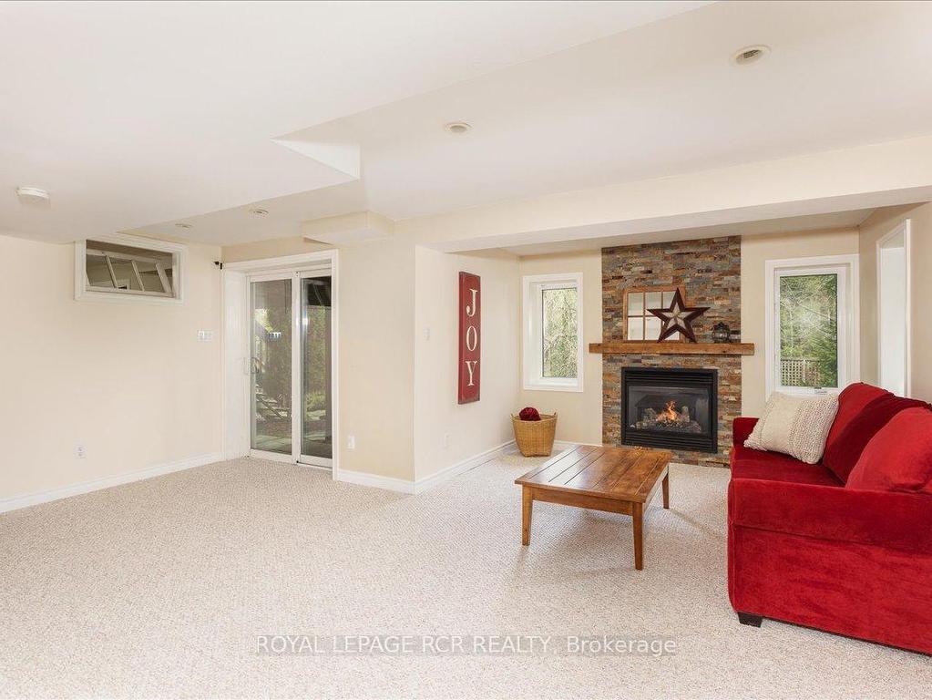 









340


King

Street East,
East Gwillimbury,




ON
L0G 1M0

