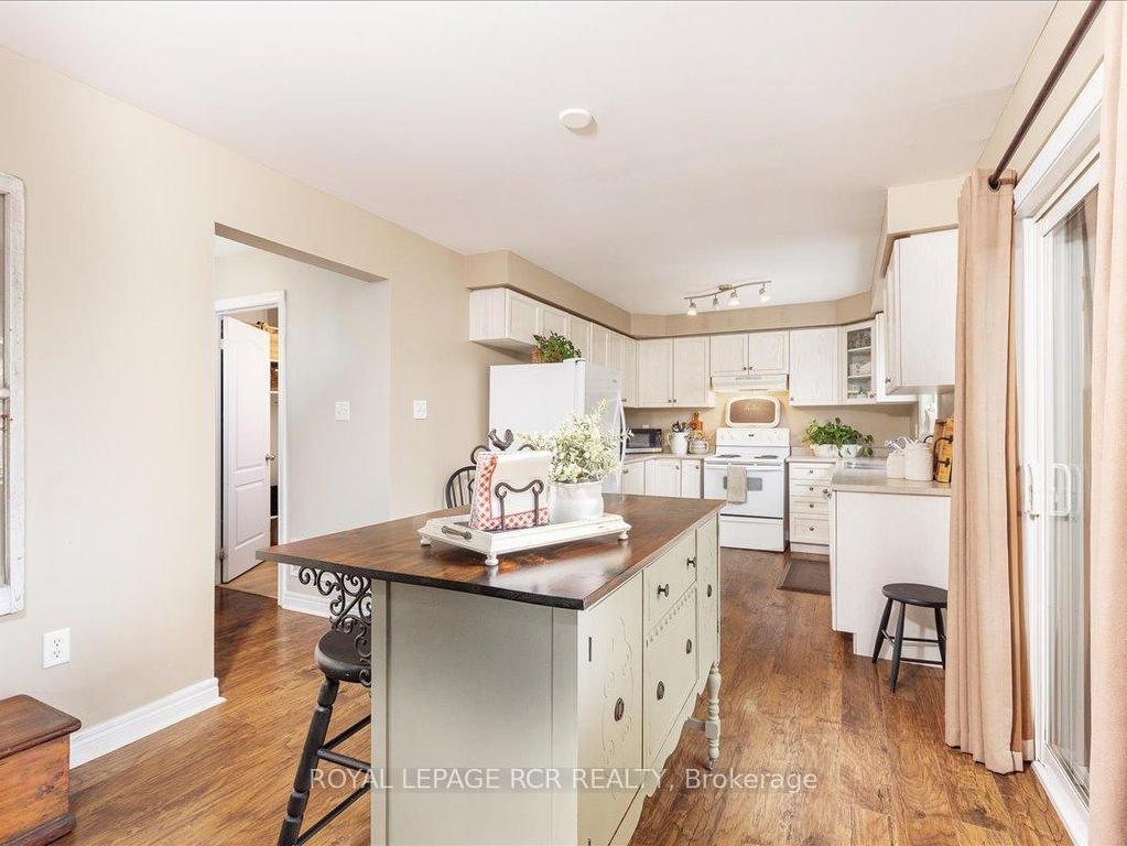 









340


King

Street East,
East Gwillimbury,




ON
L0G 1M0

