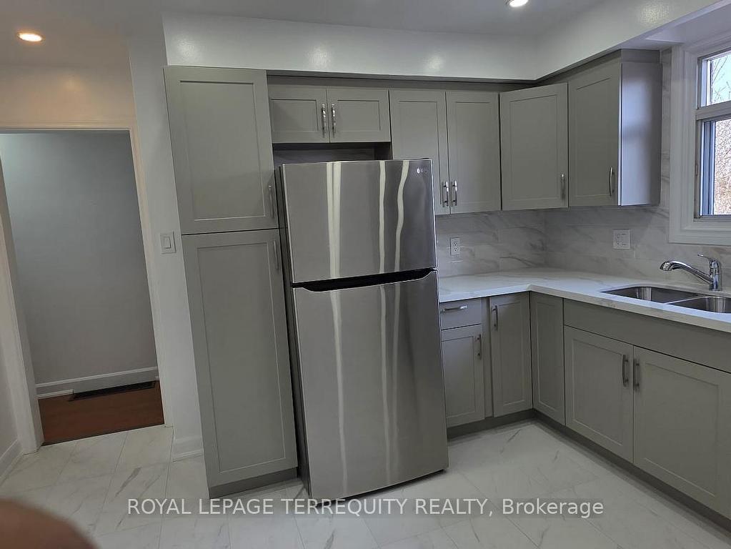









1349


Davenport

Road, Main Floor,
Toronto,




ON
M6H 2H5

