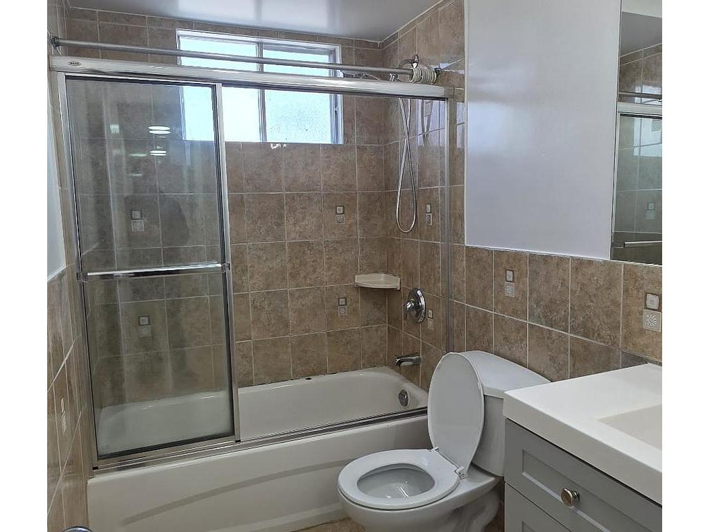 









1349


Davenport

Road, Main Floor,
Toronto,




ON
M6H 2H5

