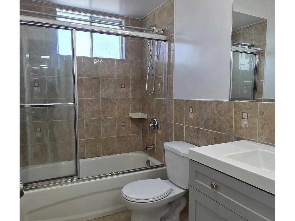 









1349


Davenport

Road, Main Floor,
Toronto,




ON
M6H 2H5

