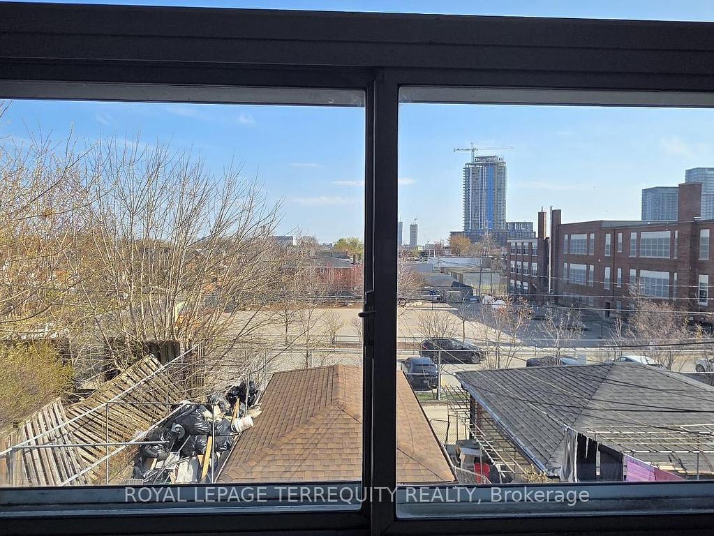 









1349


Davenport

Road, Main Floor,
Toronto,




ON
M6H 2H5

