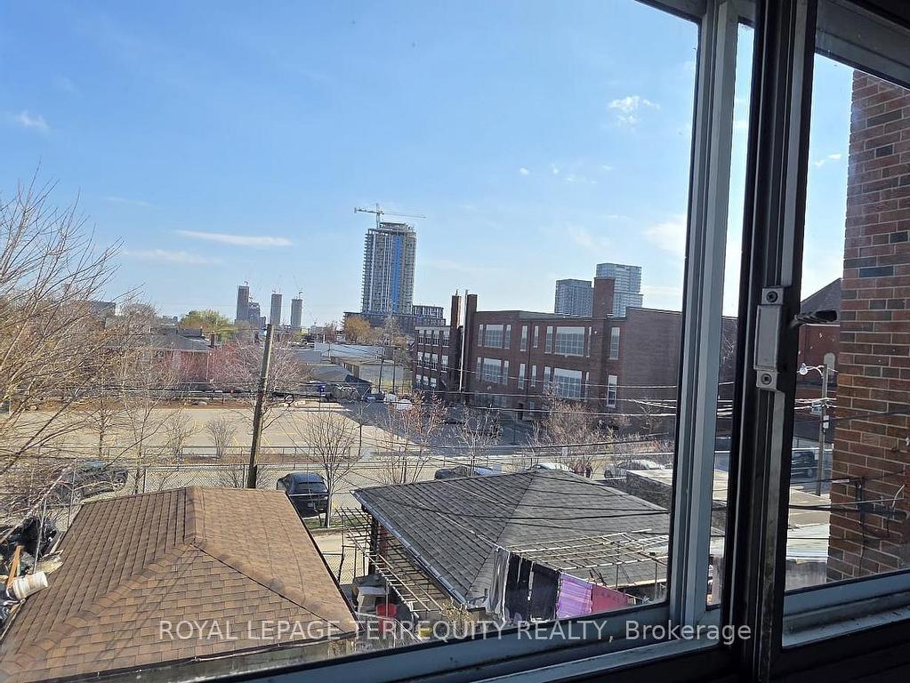 









1349


Davenport

Road, Main Floor,
Toronto,




ON
M6H 2H5

