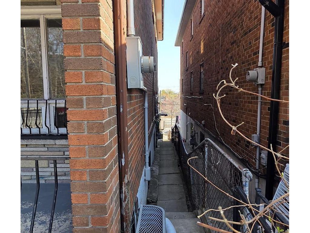 









1349


Davenport

Road, Main Floor,
Toronto,




ON
M6H 2H5

