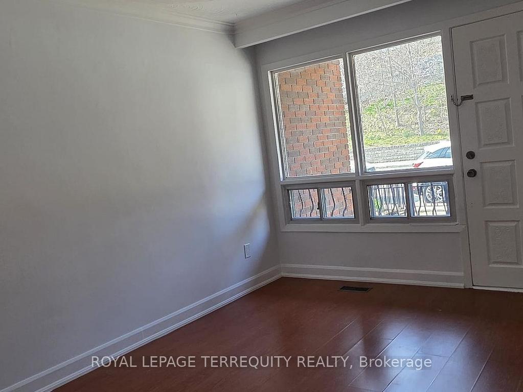









1349


Davenport

Road, Main Floor,
Toronto,




ON
M6H 2H5

