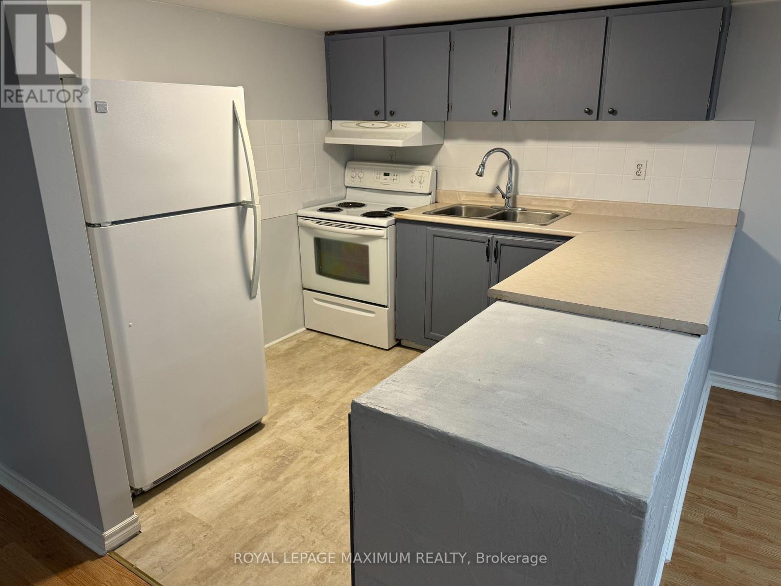 












BSMT - 1 MIDDEN CRESCENT

,
Toronto,




Ontario
M9R3L7

