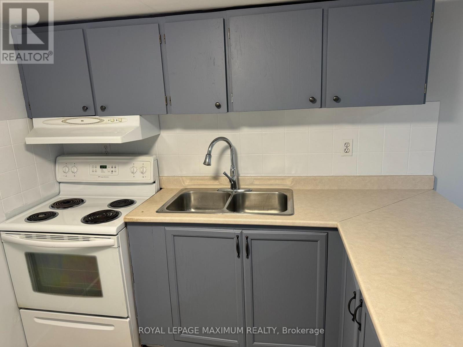 












BSMT - 1 MIDDEN CRESCENT

,
Toronto,




Ontario
M9R3L7

