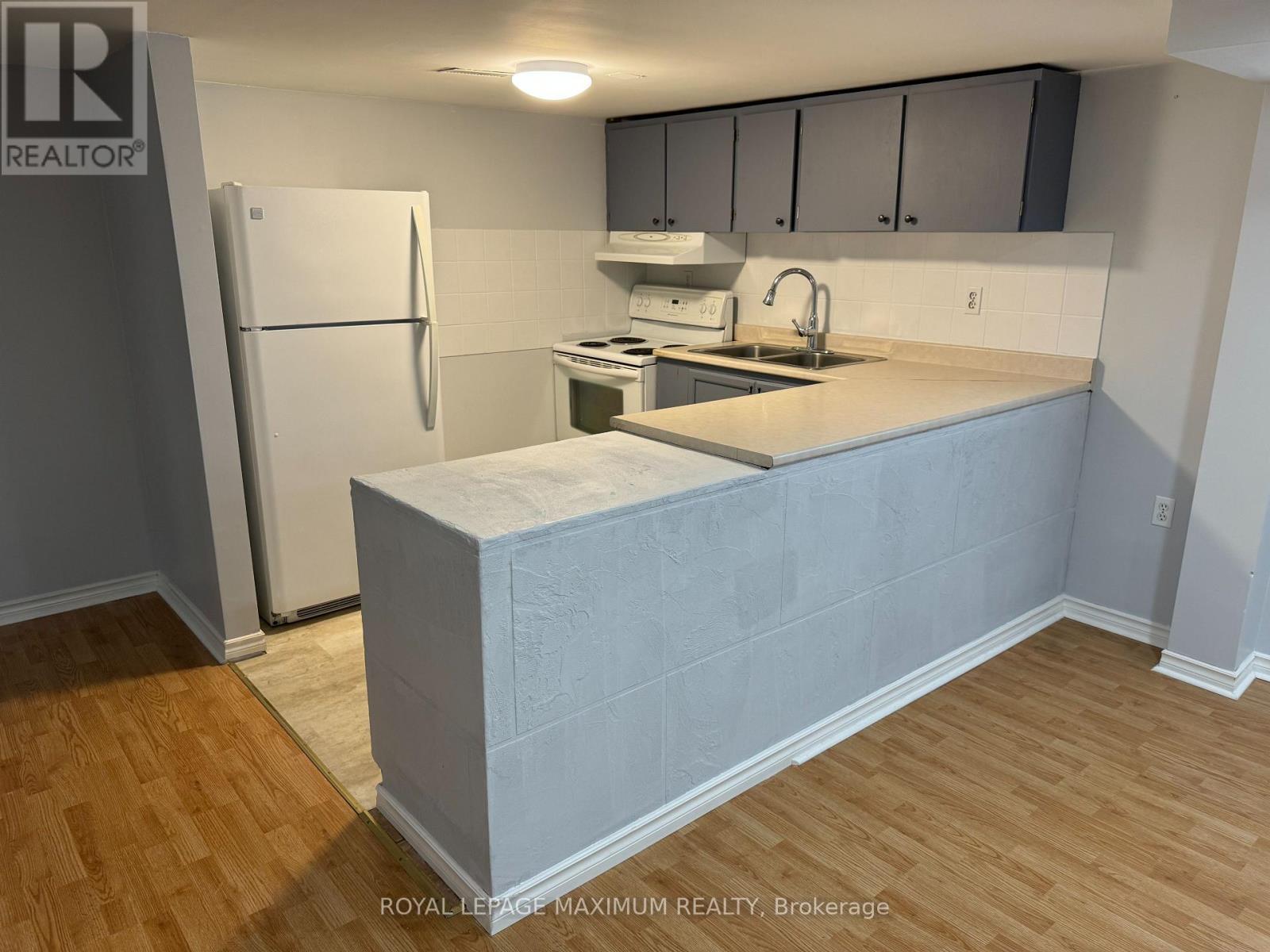 












BSMT - 1 MIDDEN CRESCENT

,
Toronto,




Ontario
M9R3L7


