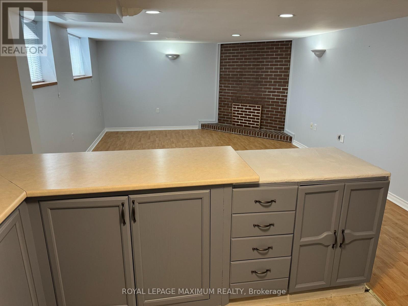 












BSMT - 1 MIDDEN CRESCENT

,
Toronto,




Ontario
M9R3L7

