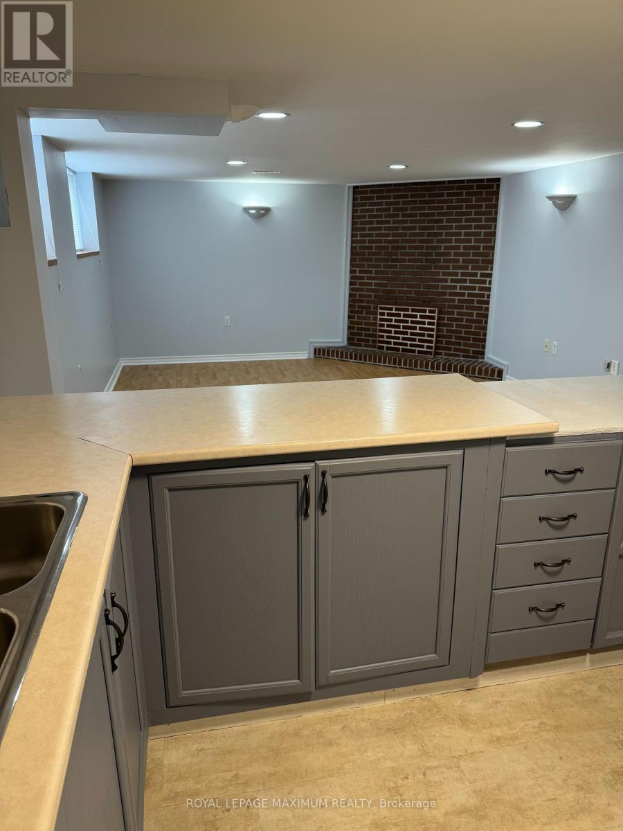 












BSMT - 1 MIDDEN CRESCENT

,
Toronto,




Ontario
M9R3L7

