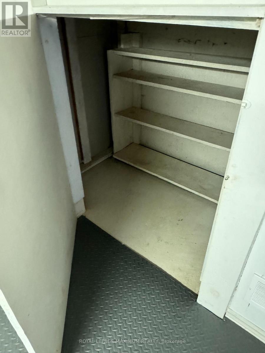 












BSMT - 1 MIDDEN CRESCENT

,
Toronto,




Ontario
M9R3L7

