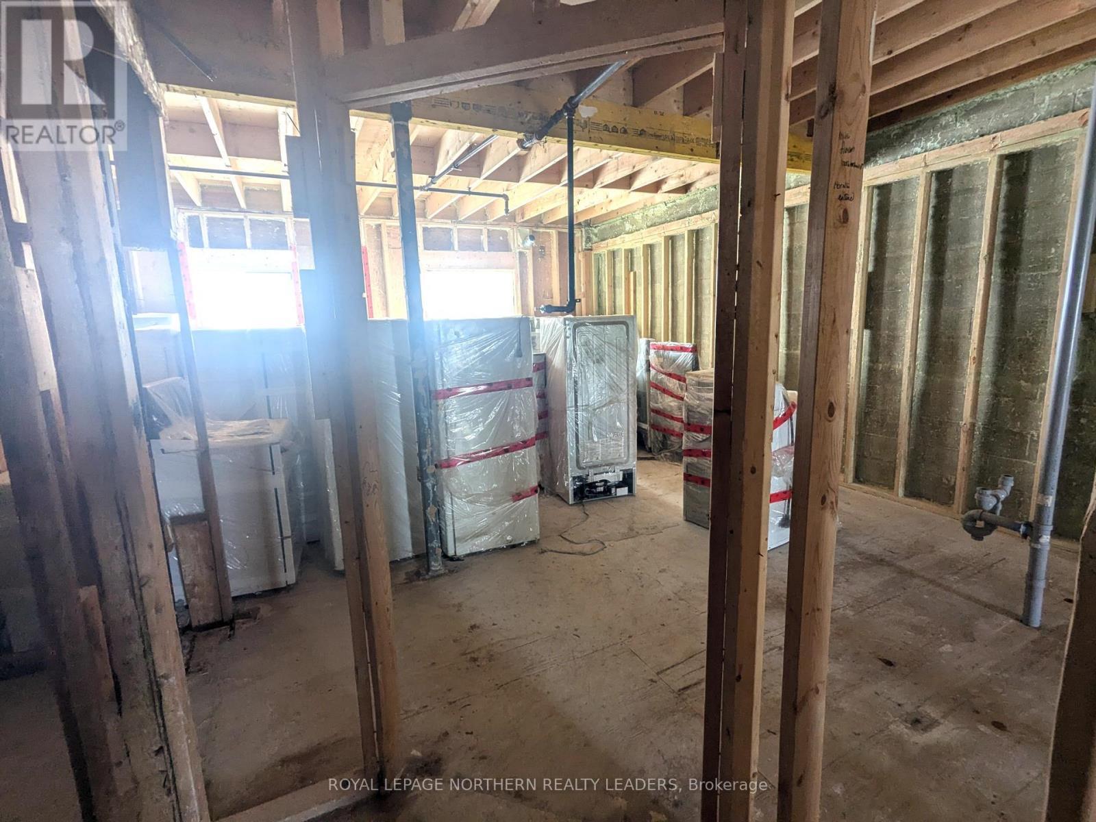 












11 SPRUCE STREET S

,
Timmins (TS - SE),




Ontario
P4N2M4

