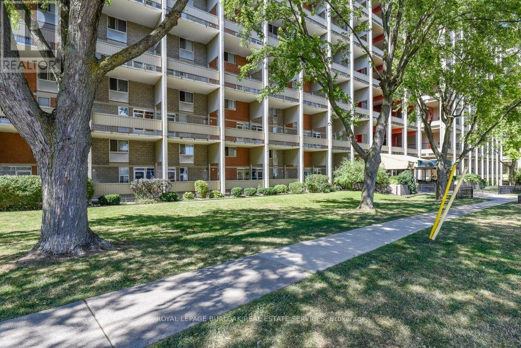 












522 - 350 QUIGLEY ROAD

,
Hamilton,




Ontario
L8K5N2

