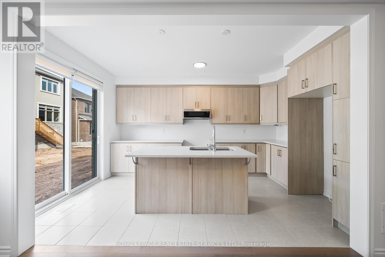 












3102 JOHN MCKAY BOULEVARD

,
Oakville,




Ontario
L6H8A7

