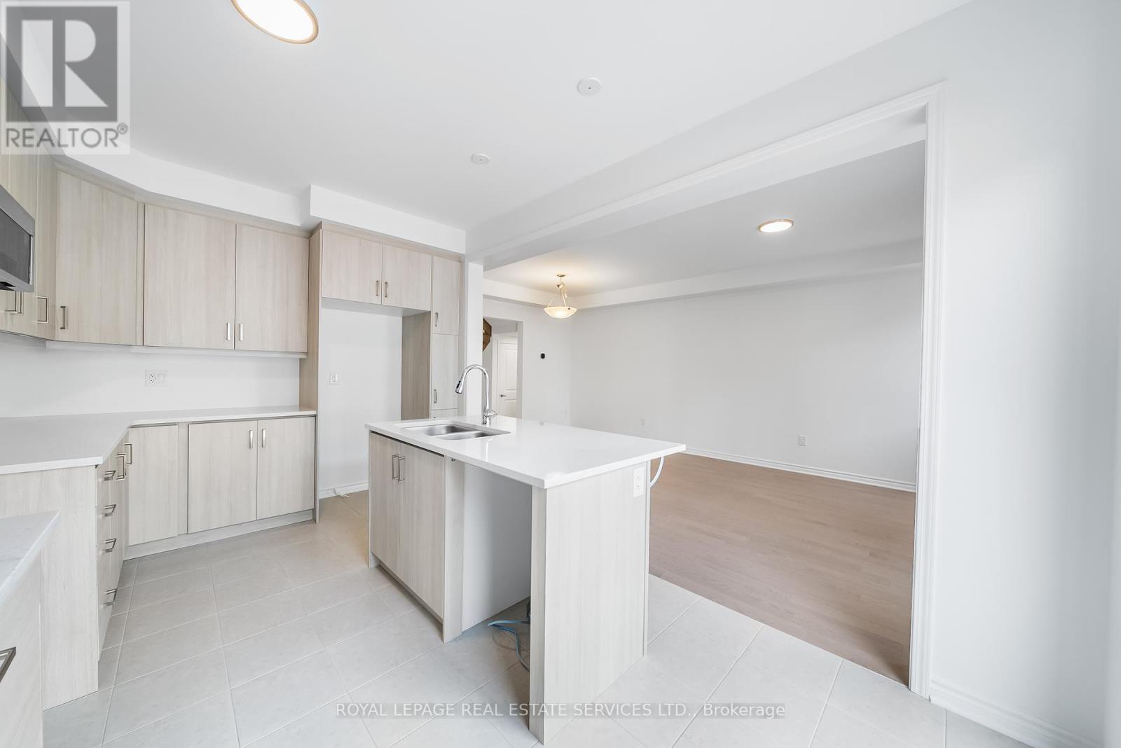 












3102 JOHN MCKAY BOULEVARD

,
Oakville,




Ontario
L6H8A7


