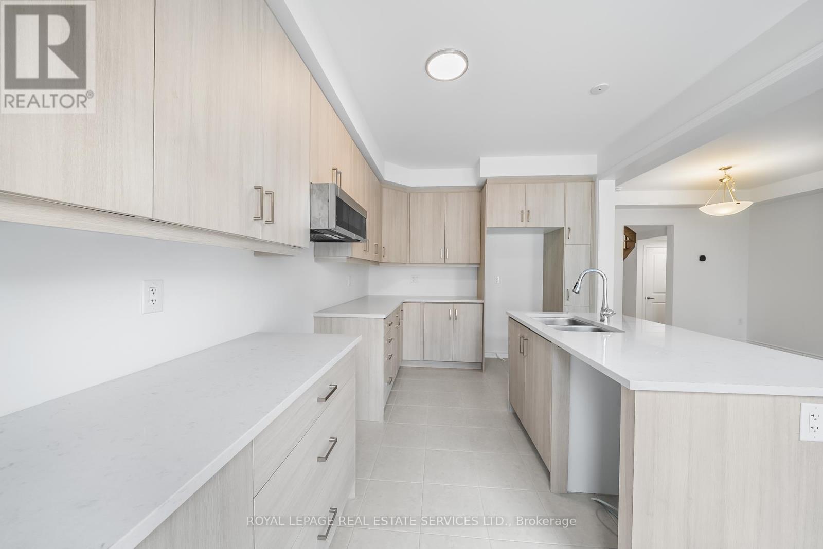 












3102 JOHN MCKAY BOULEVARD

,
Oakville,




Ontario
L6H8A7


