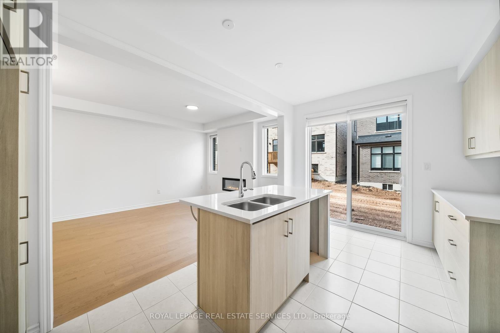 












3102 JOHN MCKAY BOULEVARD

,
Oakville,




Ontario
L6H8A7

