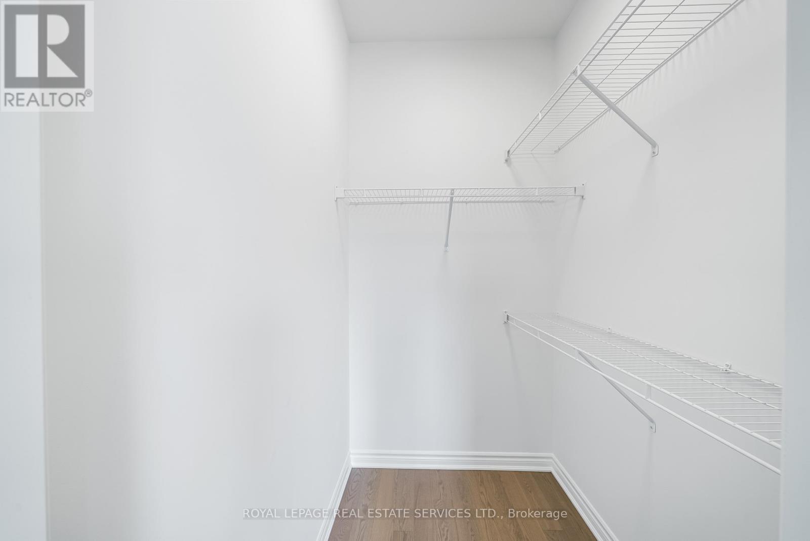 












3102 JOHN MCKAY BOULEVARD

,
Oakville,




Ontario
L6H8A7

