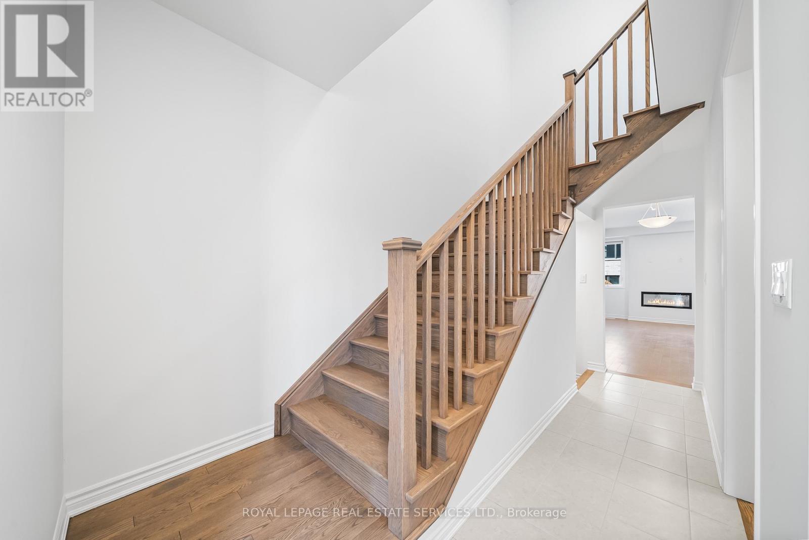 












3102 JOHN MCKAY BOULEVARD

,
Oakville,




Ontario
L6H8A7

