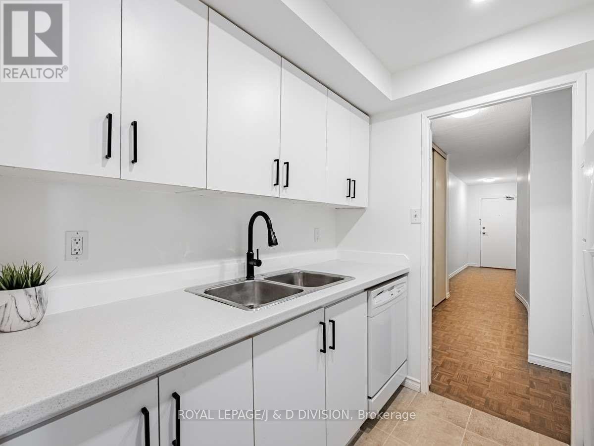 












1103 - 1535 LAKESHORE ROAD E

,
Mississauga,




Ontario
L5E3E2


