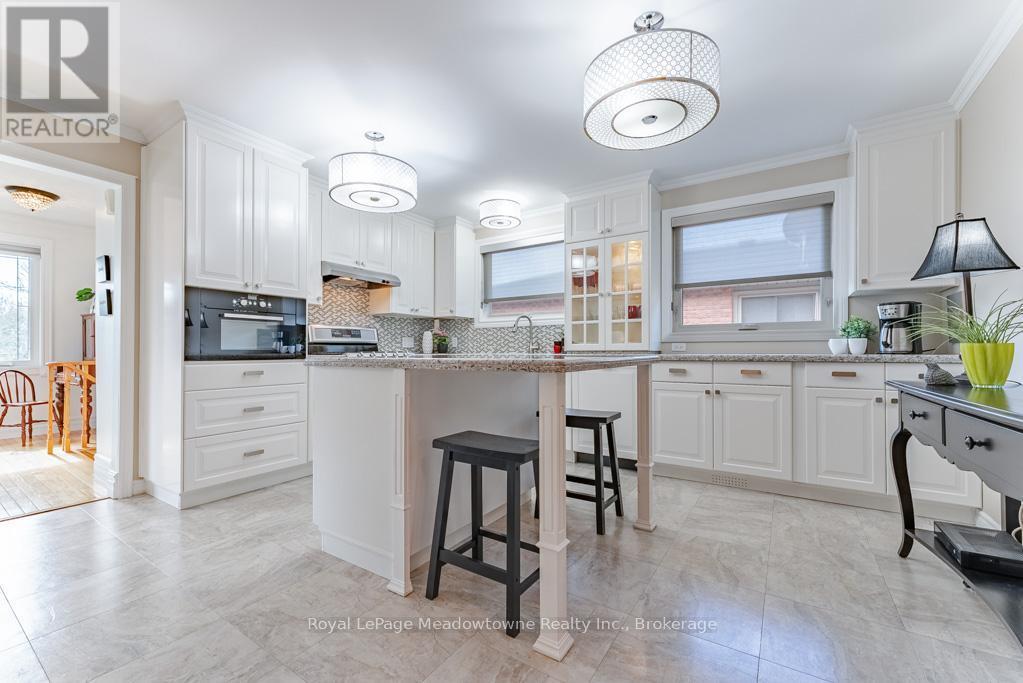 












802 COULSON AVENUE

,
Milton (TM Timberlea),




Ontario
L9T4K4


