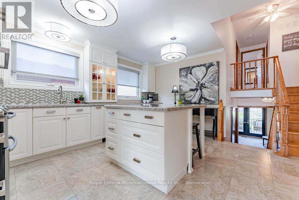 












802 COULSON AVENUE

,
Milton (TM Timberlea),




Ontario
L9T4K4

