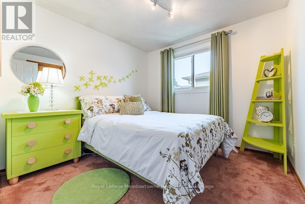 












802 COULSON AVENUE

,
Milton (TM Timberlea),




Ontario
L9T4K4

