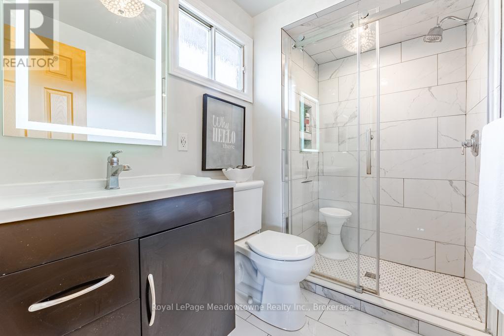












802 COULSON AVENUE

,
Milton (TM Timberlea),




Ontario
L9T4K4

