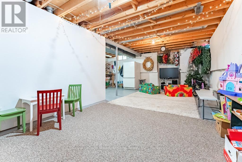 












802 COULSON AVENUE

,
Milton (TM Timberlea),




Ontario
L9T4K4

