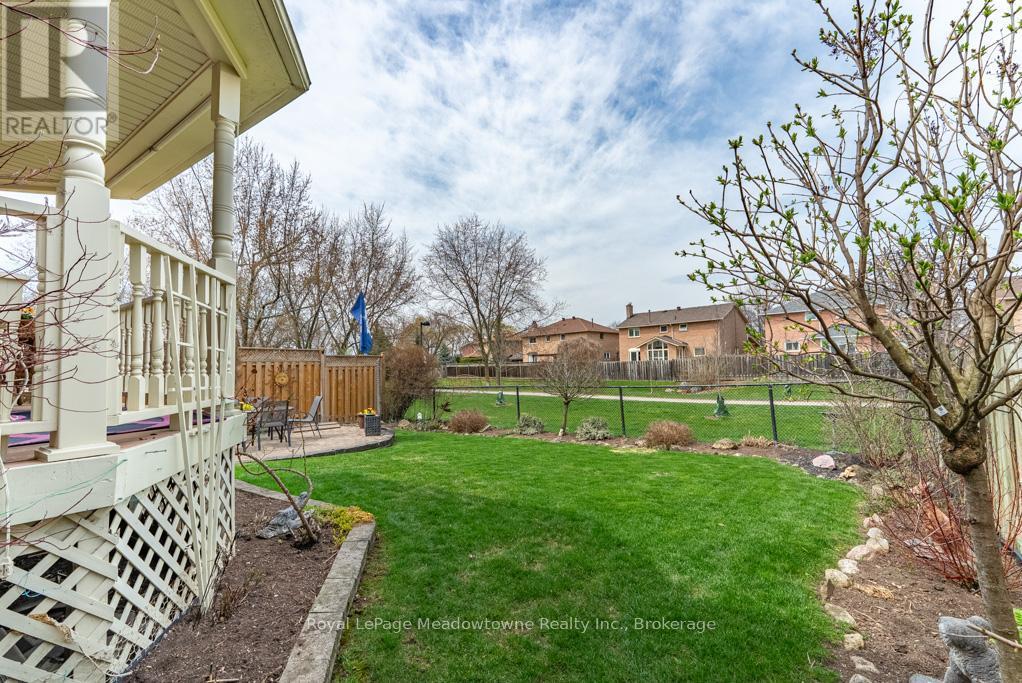 












802 COULSON AVENUE

,
Milton (TM Timberlea),




Ontario
L9T4K4

