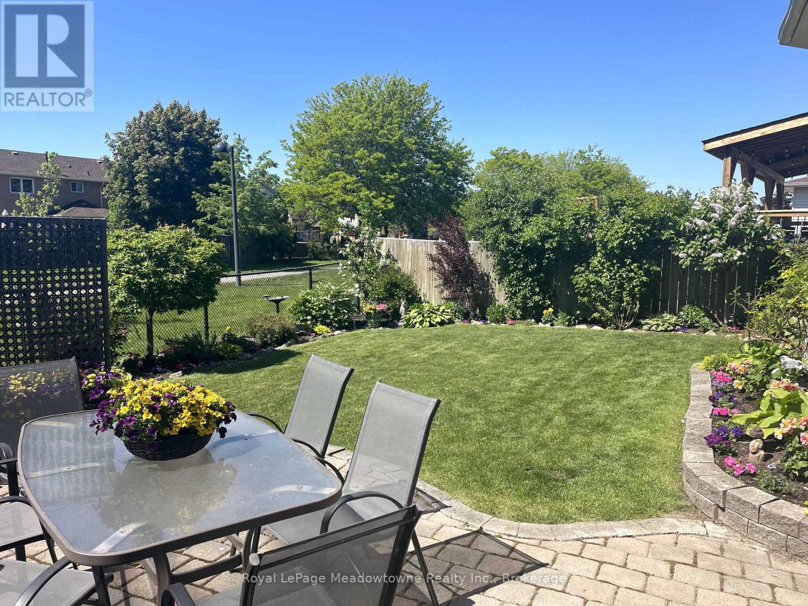 












802 COULSON AVENUE

,
Milton (TM Timberlea),




Ontario
L9T4K4


