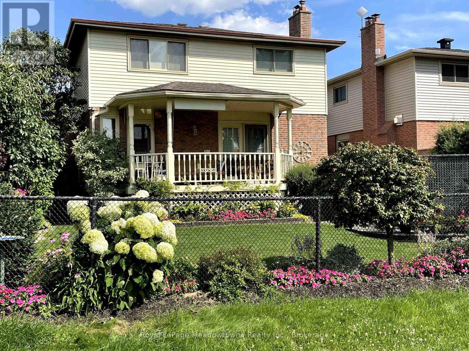 












802 COULSON AVENUE

,
Milton (TM Timberlea),




Ontario
L9T4K4

