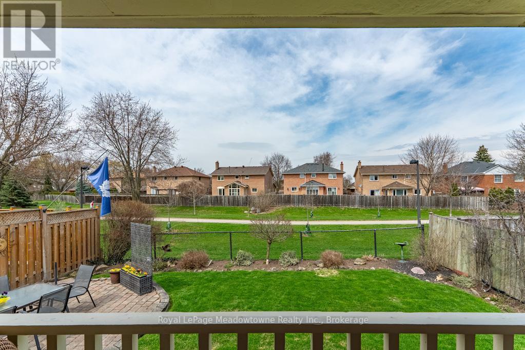 












802 COULSON AVENUE

,
Milton (TM Timberlea),




Ontario
L9T4K4

