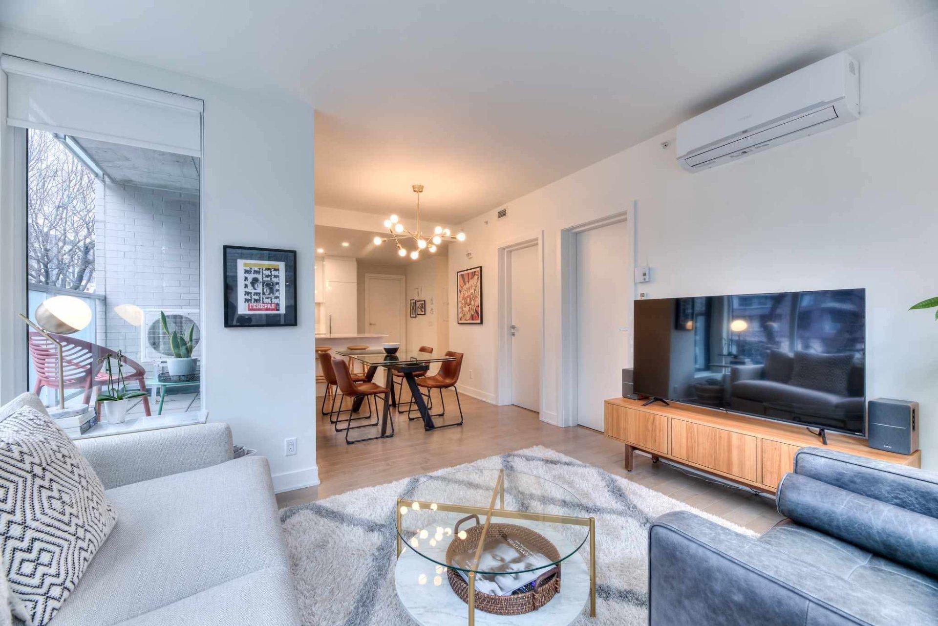 









1170


Rue Montcalm

, 201,
Montréal (Ville-Marie),




QC
H2L0M2

