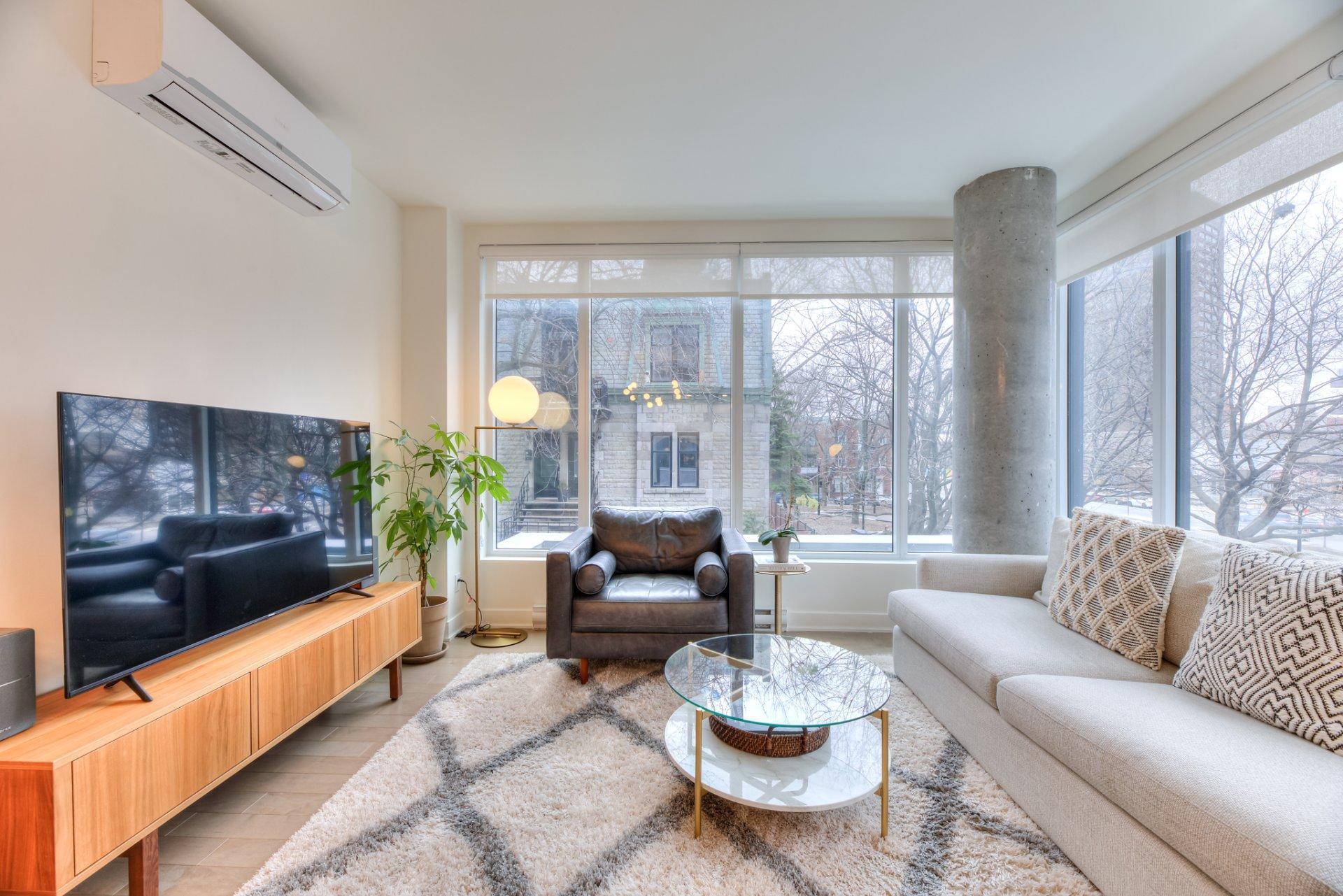 









1170


Rue Montcalm

, 201,
Montréal (Ville-Marie),




QC
H2L0M2

