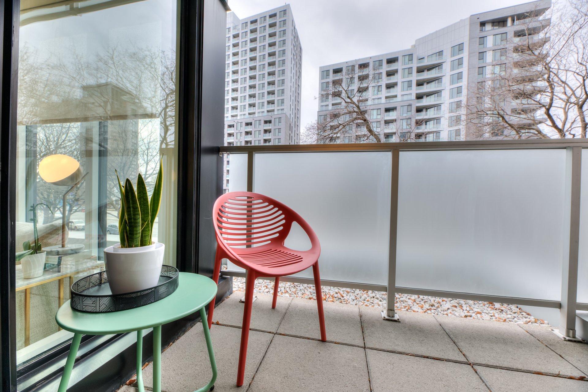 









1170


Rue Montcalm

, 201,
Montréal (Ville-Marie),




QC
H2L0M2


