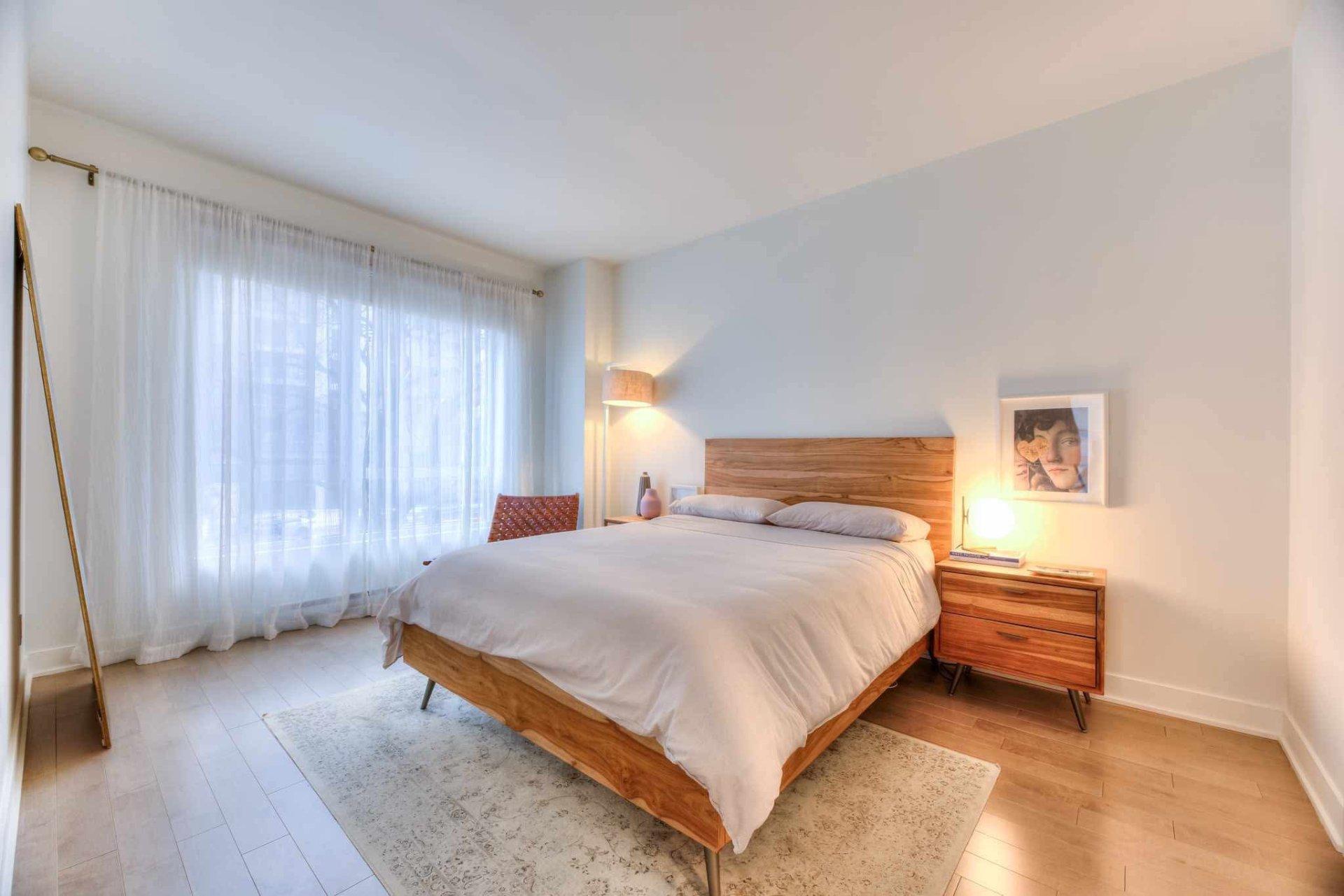 









1170


Rue Montcalm

, 201,
Montréal (Ville-Marie),




QC
H2L0M2

