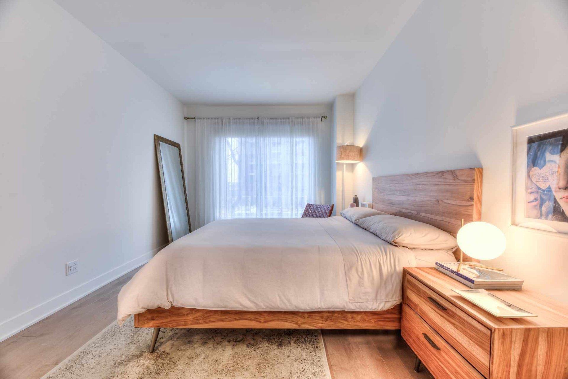 









1170


Rue Montcalm

, 201,
Montréal (Ville-Marie),




QC
H2L0M2

