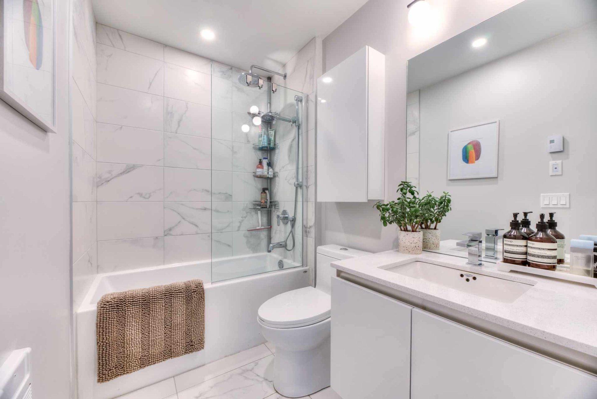 









1170


Rue Montcalm

, 201,
Montréal (Ville-Marie),




QC
H2L0M2


