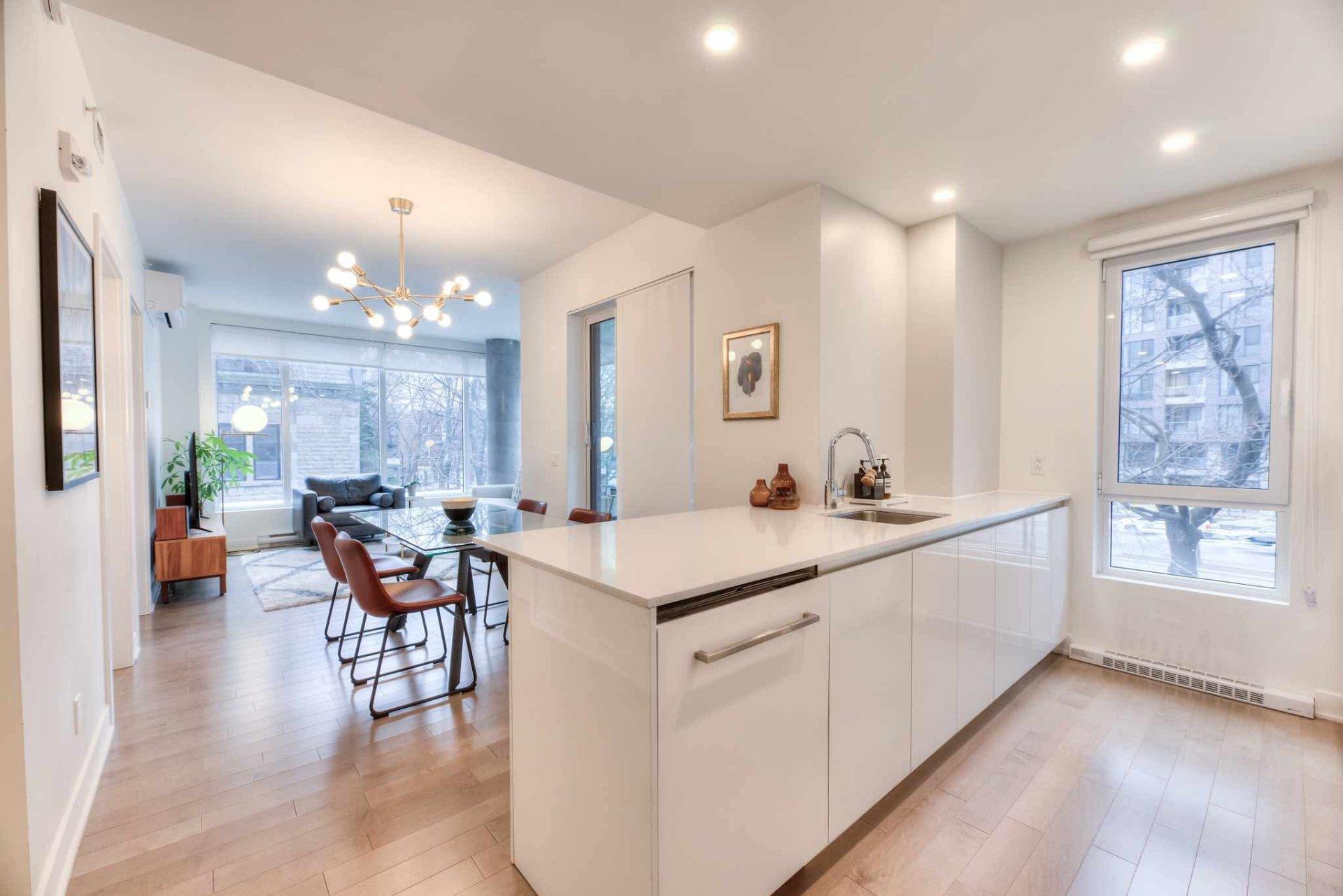 









1170


Rue Montcalm

, 201,
Montréal (Ville-Marie),




QC
H2L0M2

