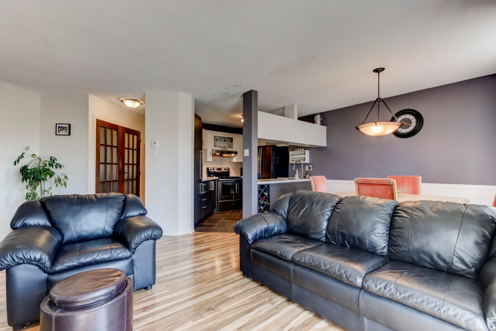 









676


Mtée Montrougeau

, 303,
Laval (Fabreville),




QC
H7P5L1

