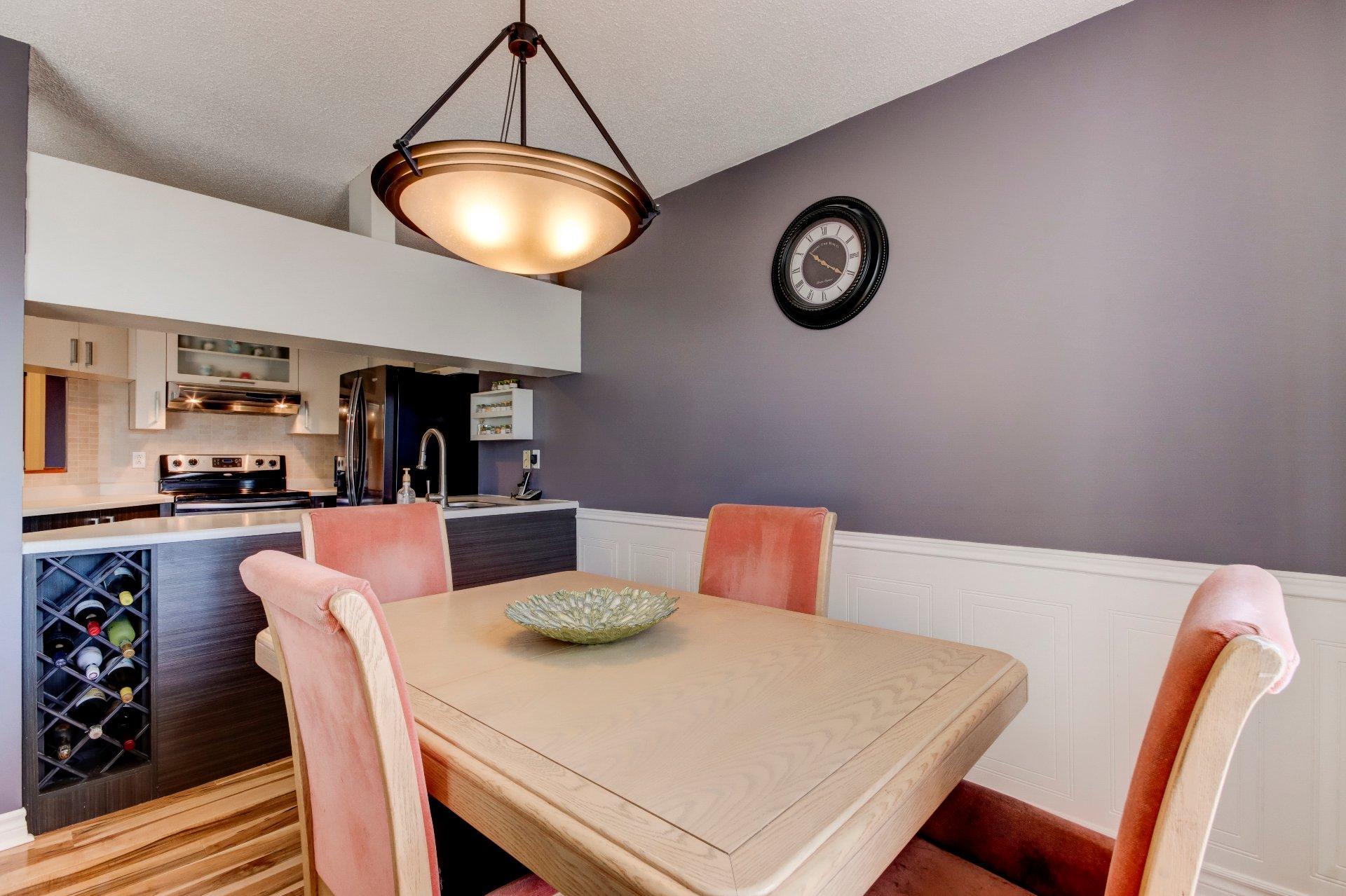 









676


Mtée Montrougeau

, 303,
Laval (Fabreville),




QC
H7P5L1

