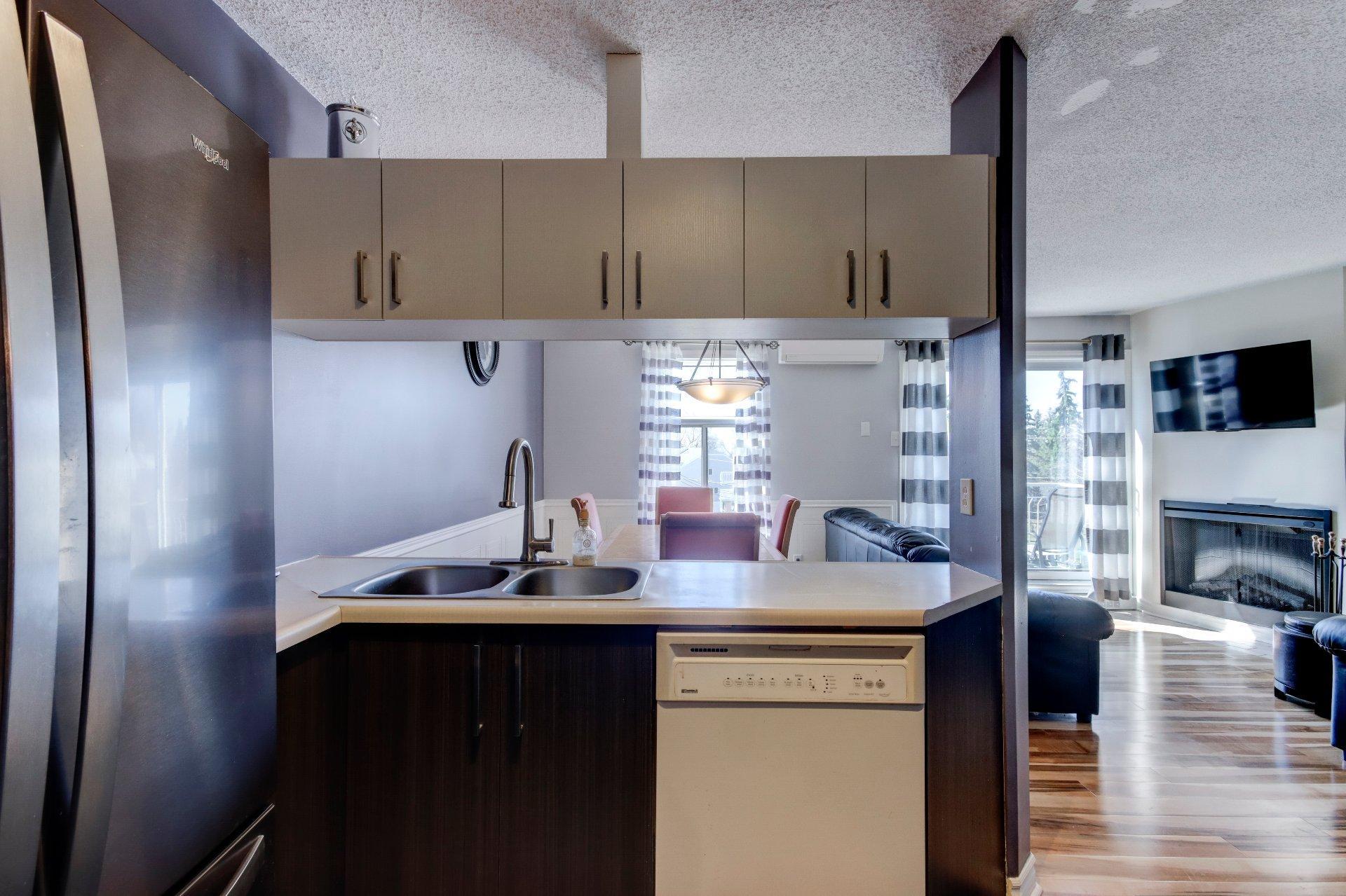 









676


Mtée Montrougeau

, 303,
Laval (Fabreville),




QC
H7P5L1

