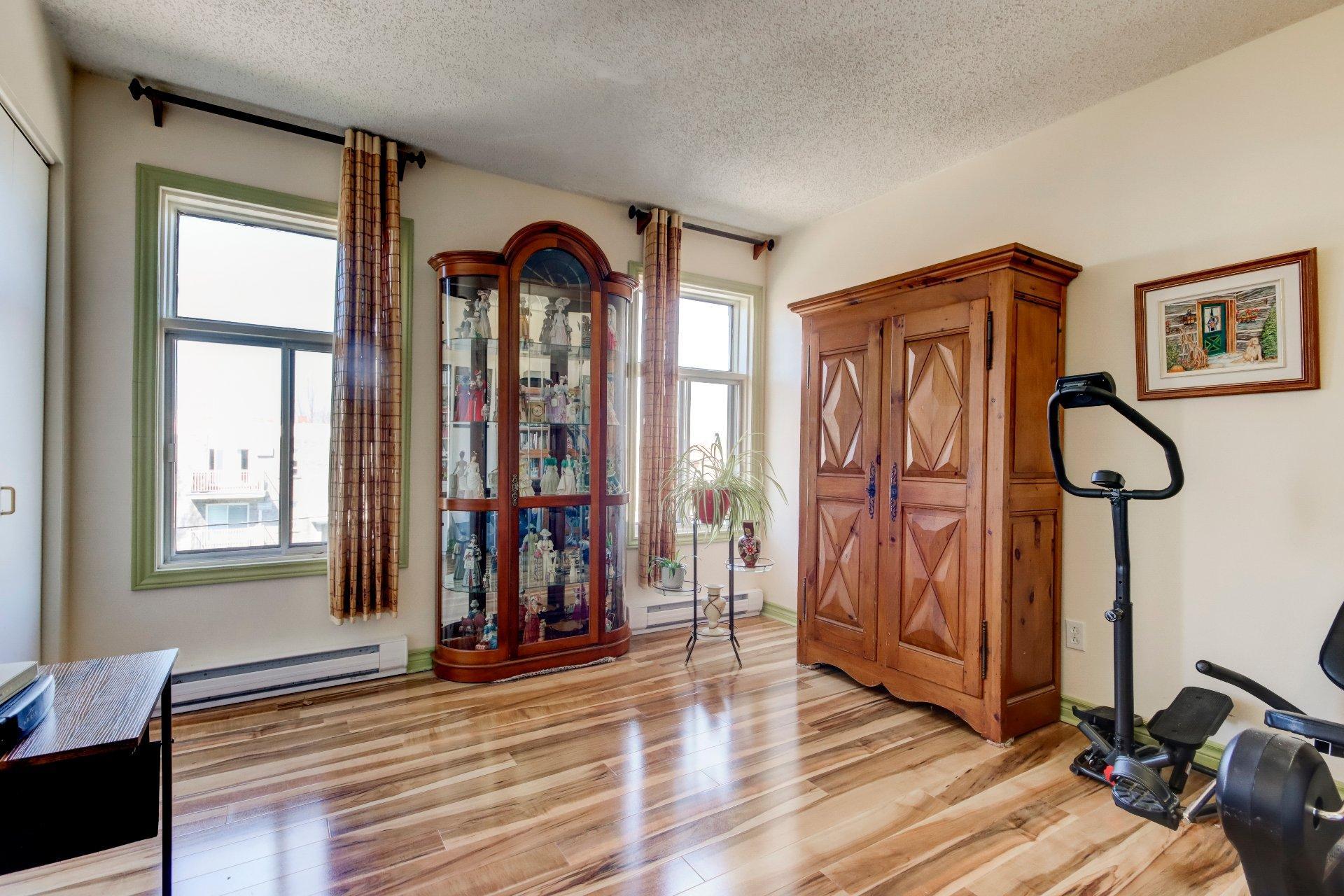 









676


Mtée Montrougeau

, 303,
Laval (Fabreville),




QC
H7P5L1

