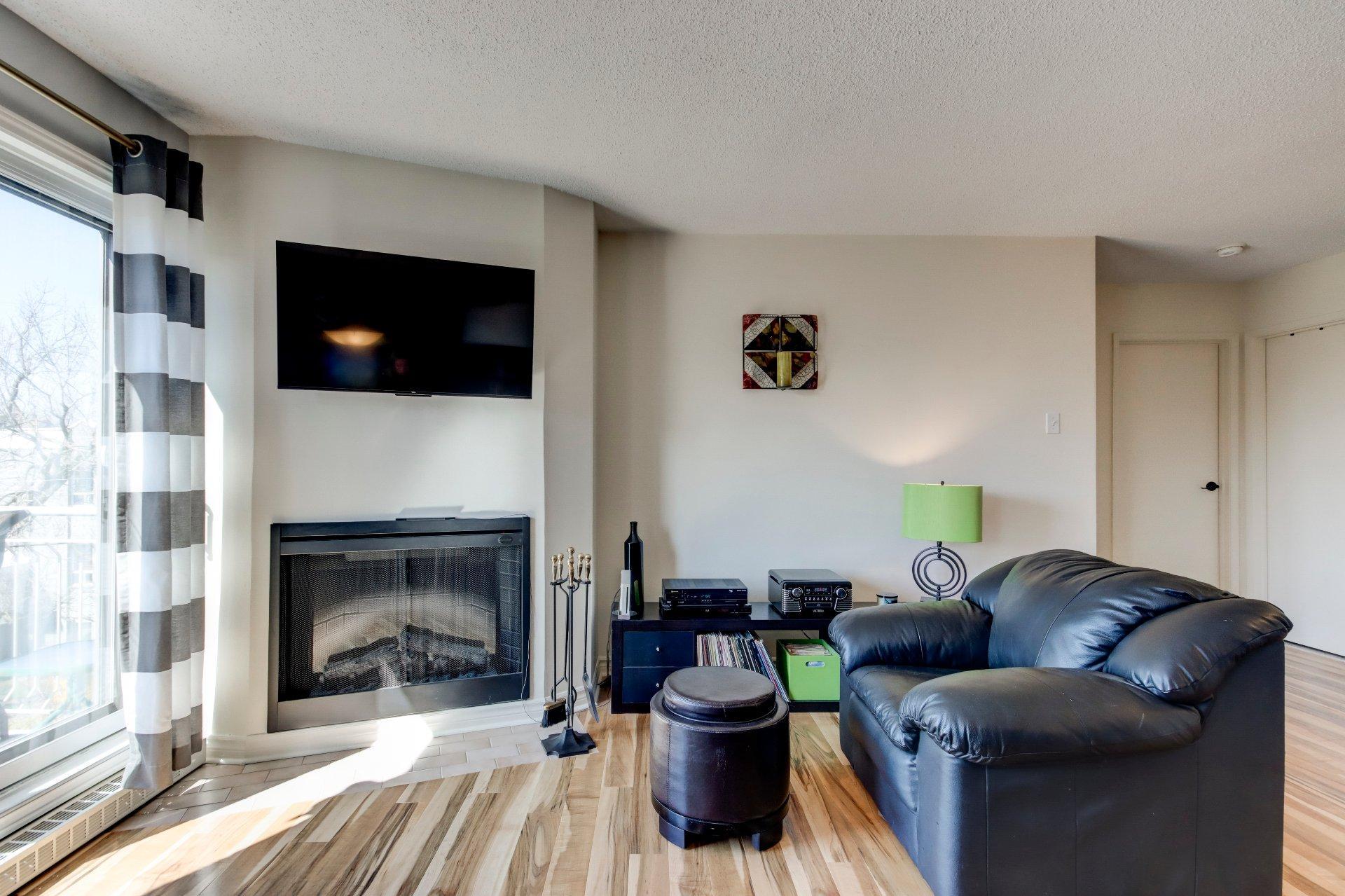 









676


Mtée Montrougeau

, 303,
Laval (Fabreville),




QC
H7P5L1

