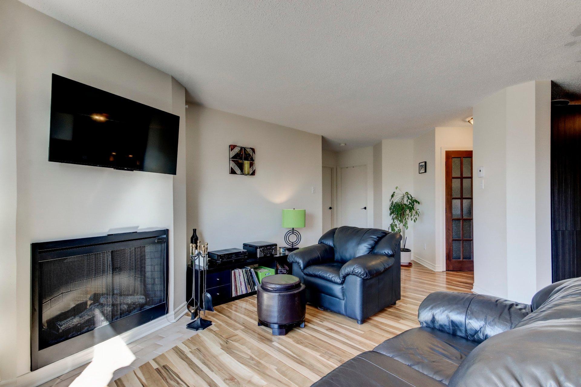 









676


Mtée Montrougeau

, 303,
Laval (Fabreville),




QC
H7P5L1

