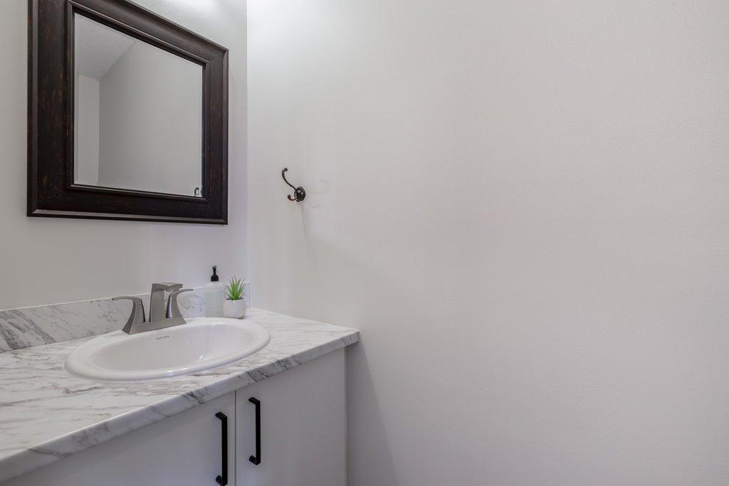 









12


Rue du Gisement

,
Gatineau (Hull),




QC
J8Z3K1

