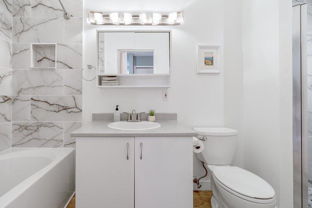 









12


Rue du Gisement

,
Gatineau (Hull),




QC
J8Z3K1

