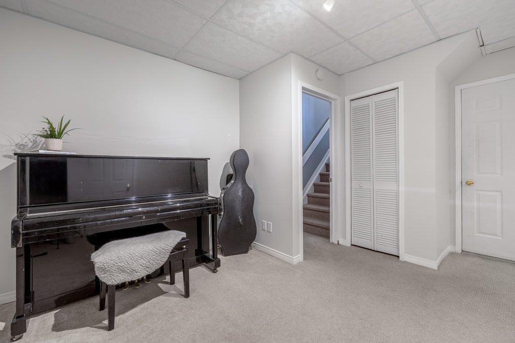









12


Rue du Gisement

,
Gatineau (Hull),




QC
J8Z3K1

