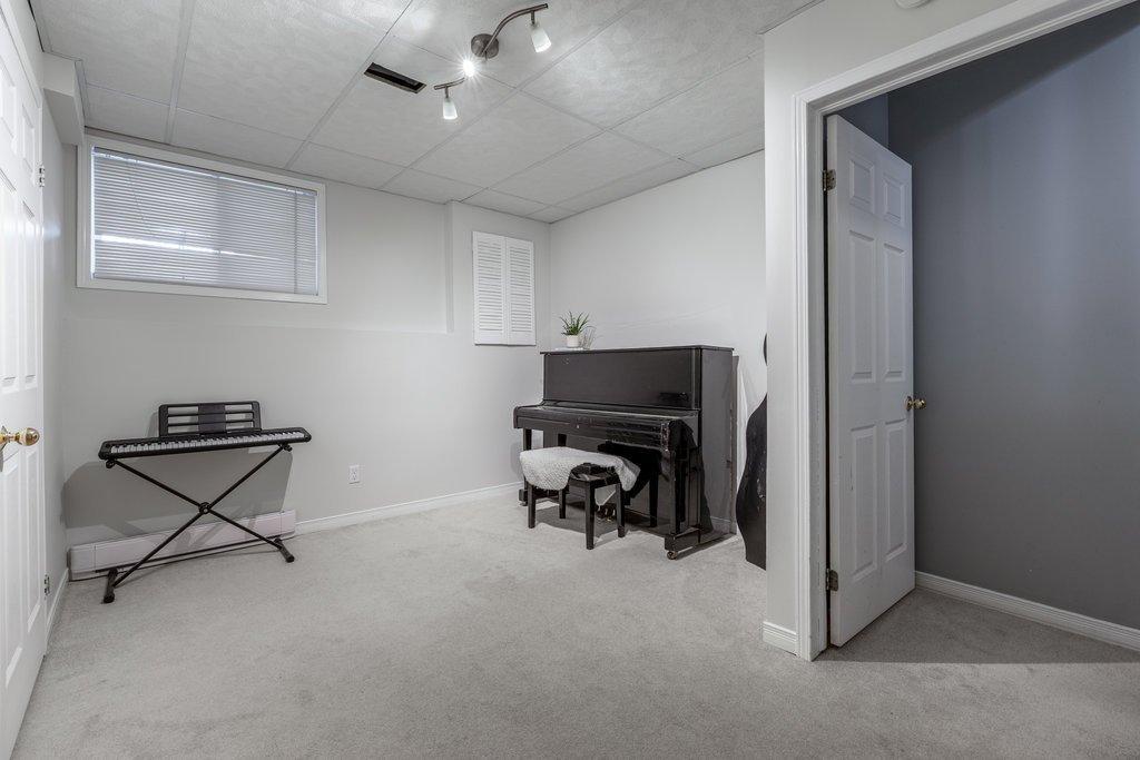 









12


Rue du Gisement

,
Gatineau (Hull),




QC
J8Z3K1

